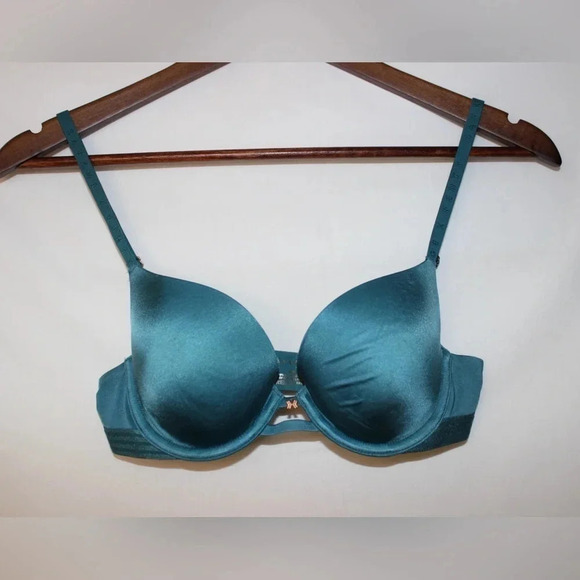 Savage X Fenty Other - Women’s Savage X Fenty T-Shirt Bra Size 32 B